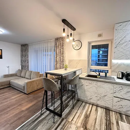Coresi Mall Exclusive #collection & Apartment Brasov