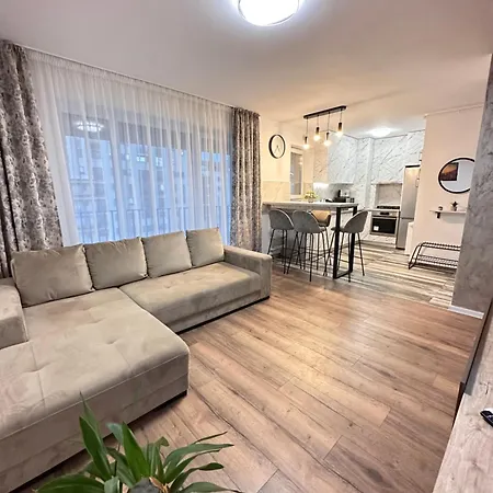 Coresi Mall Exclusive #collection & Apartment *