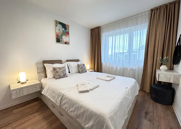 Coresi Mall Exclusive #collection & Apartman *